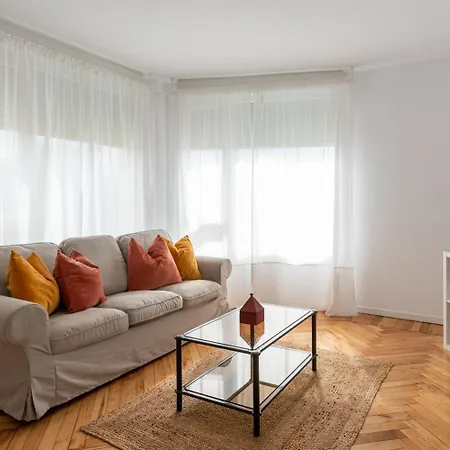 Acogedor Con Vistas A La Bahia